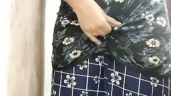 Older Woman Pleasures Herself With Fingers In Solo Video